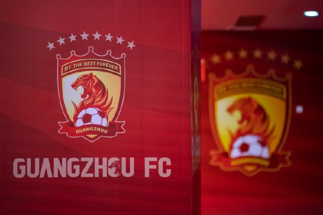第81章登门道歉两人回到家的时候，家中的两个女人都没在家。